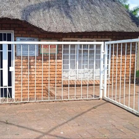 Kaste Guesthouse Tzaneen Bagian luar foto